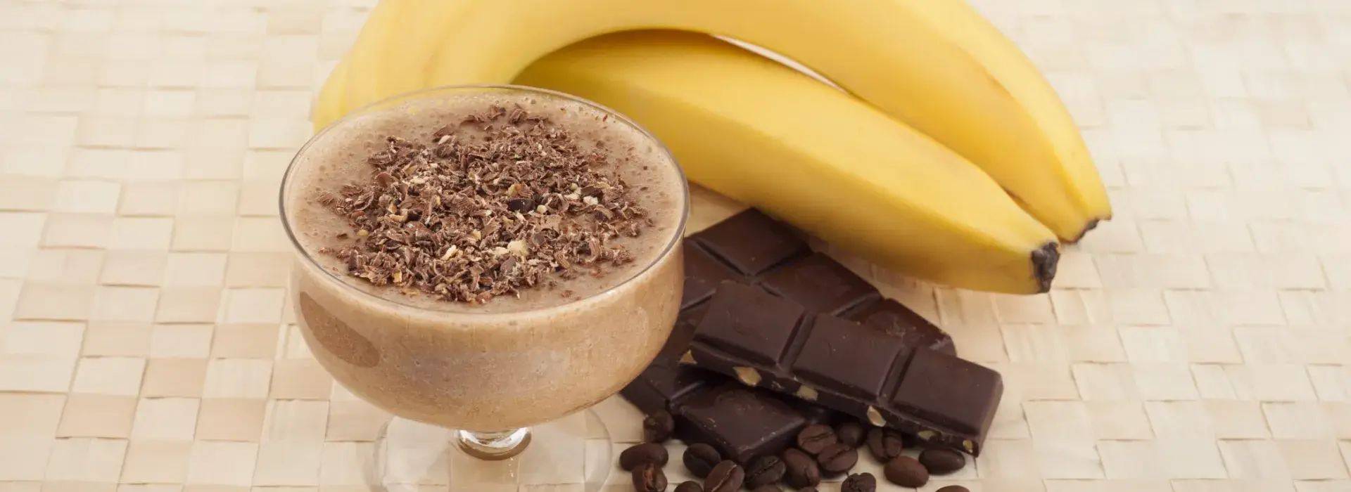 Recetas celebraciones banano con chocolate y helado