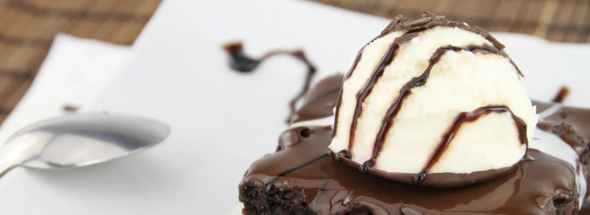 Brownies con helado para una celebración