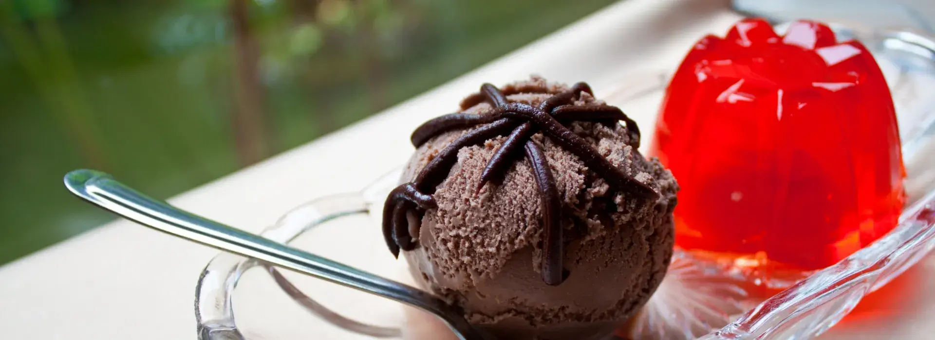 Gelatina con helado de chocolate para celebrar