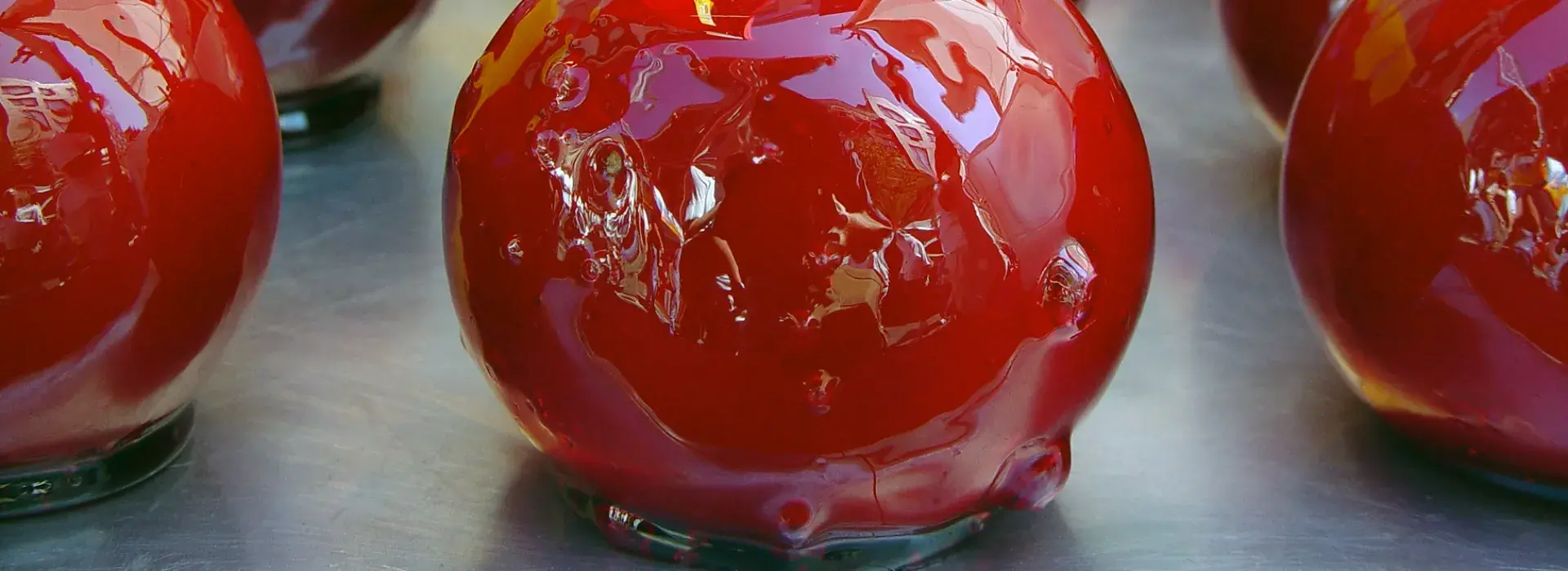 Celebra un día especial con manzana caramelizada