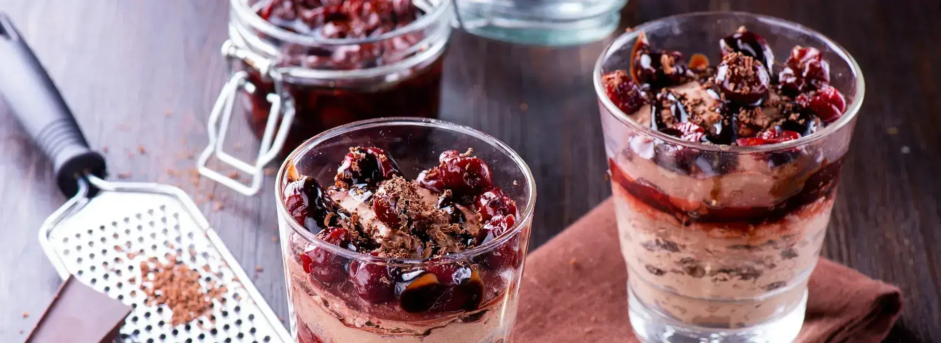 Postre con Cerezas con crema de Mascarpone para celebrar